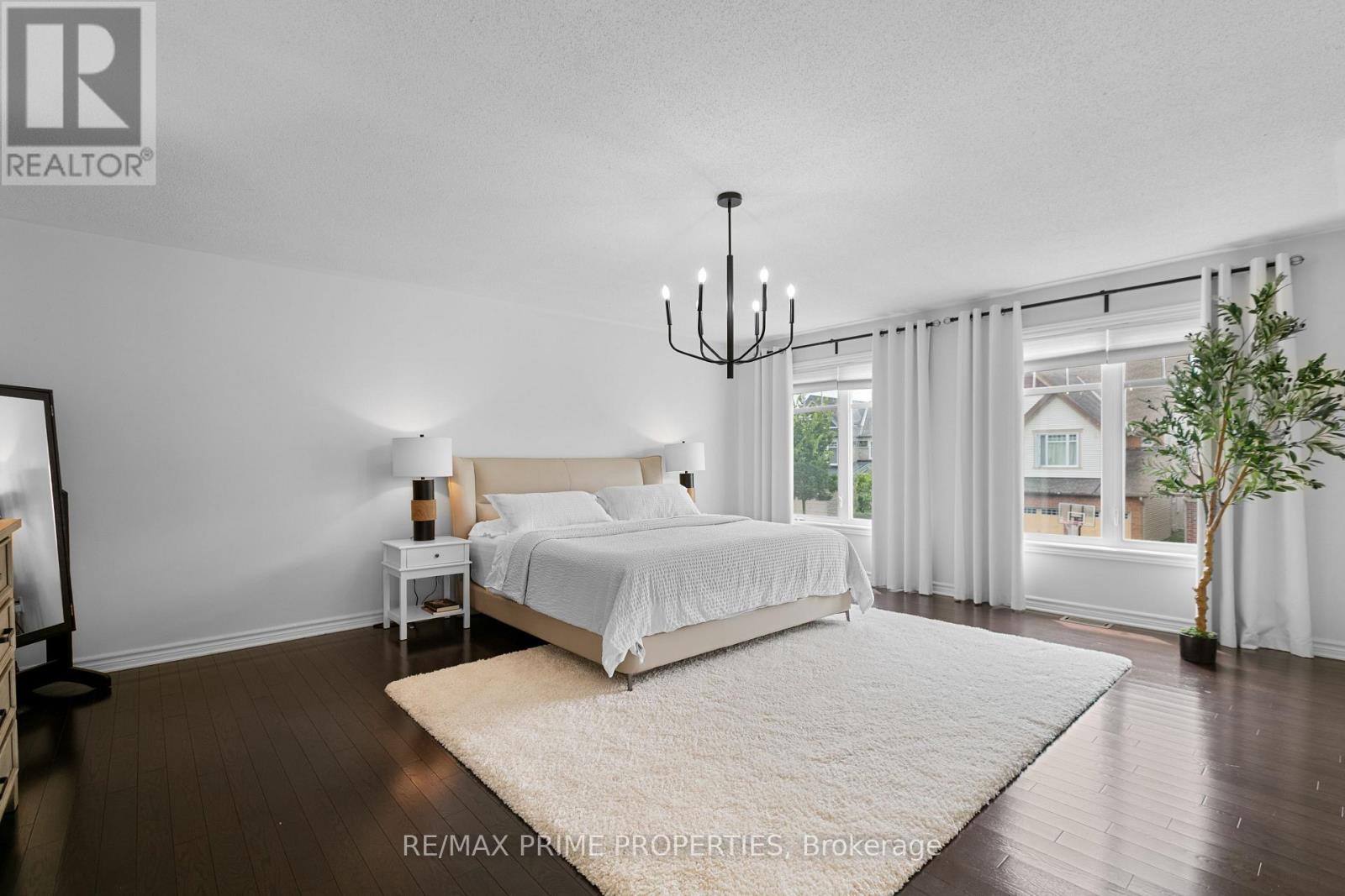 526 Golden Sedge Way