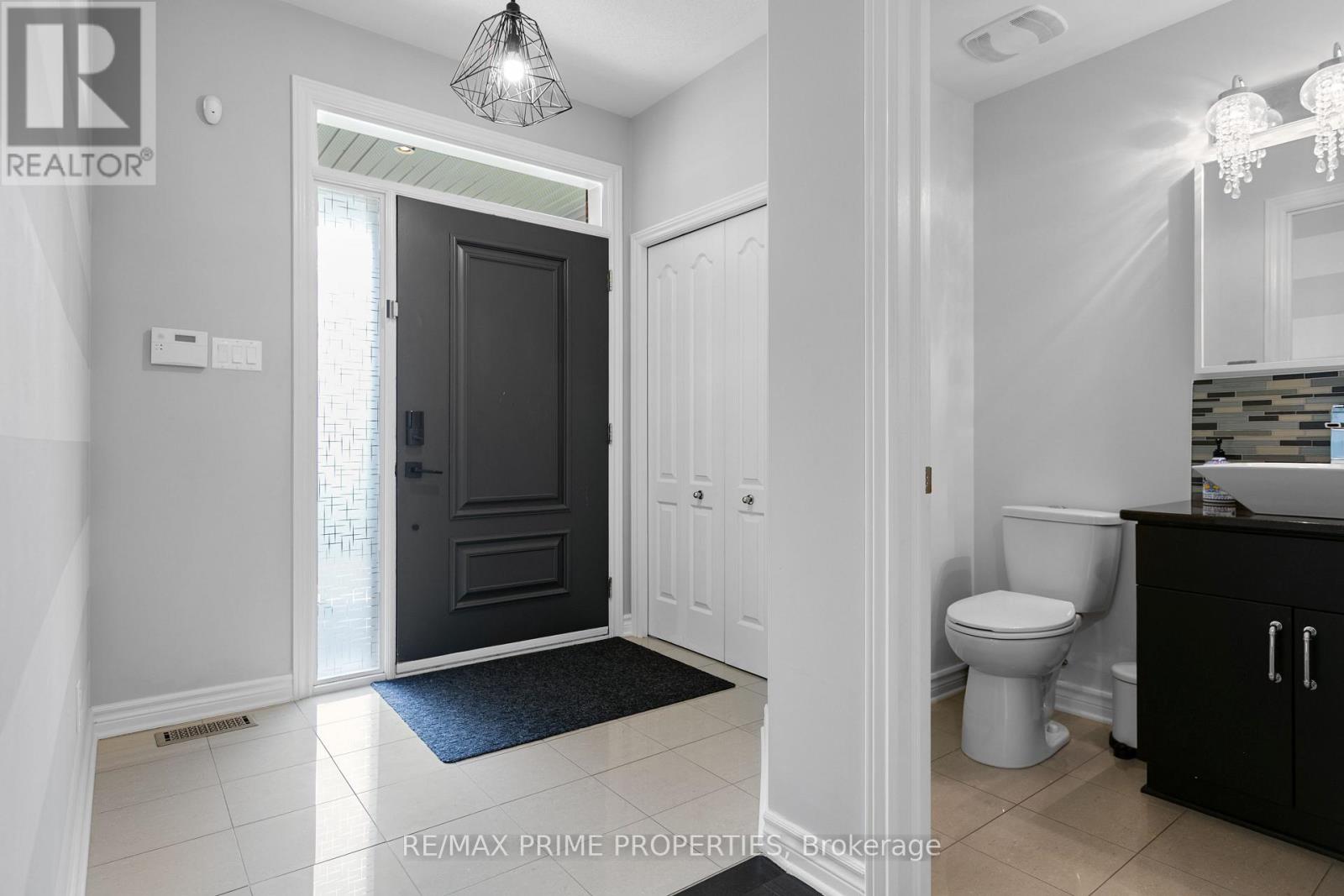 526 Golden Sedge Way