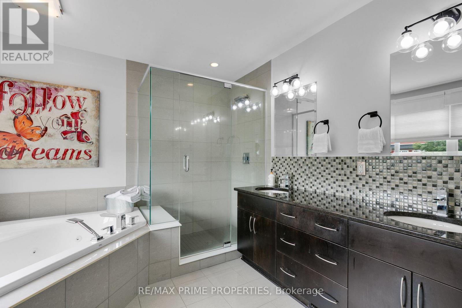 526 Golden Sedge Way