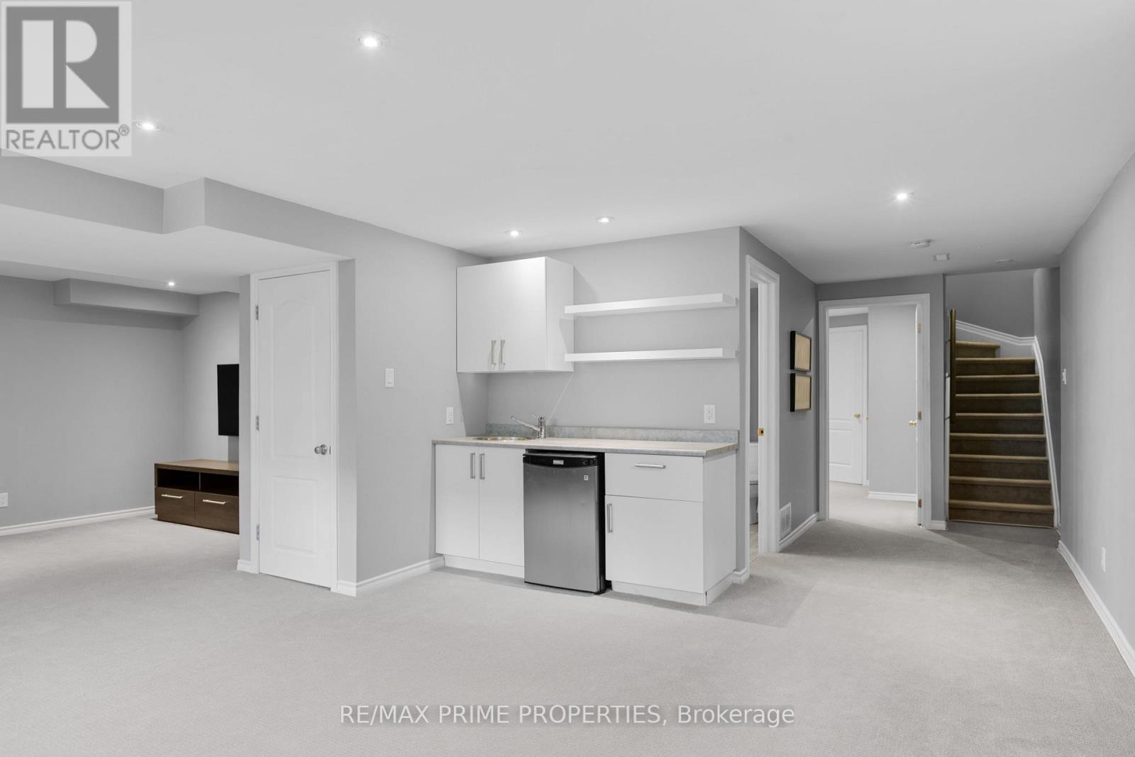 526 Golden Sedge Way