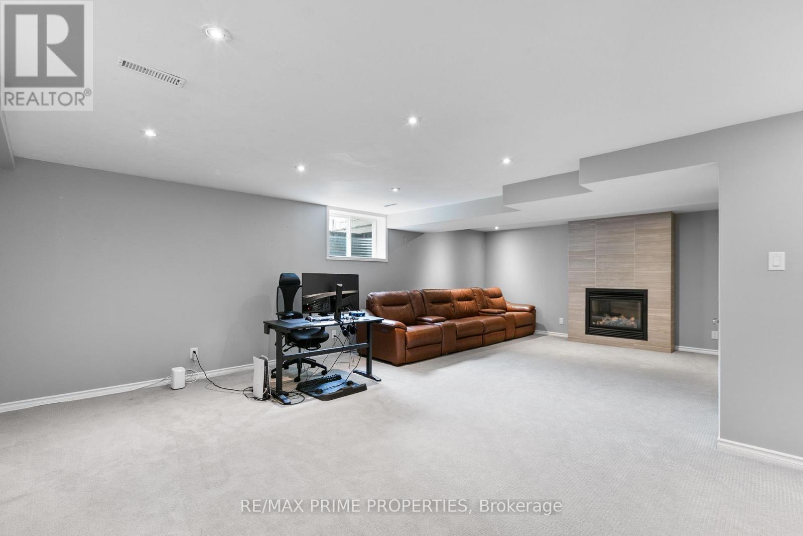 526 Golden Sedge Way