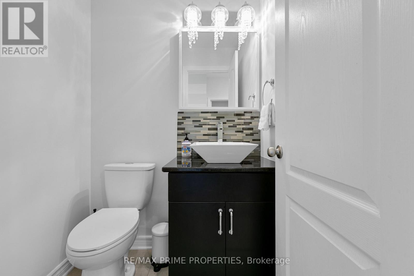 526 Golden Sedge Way