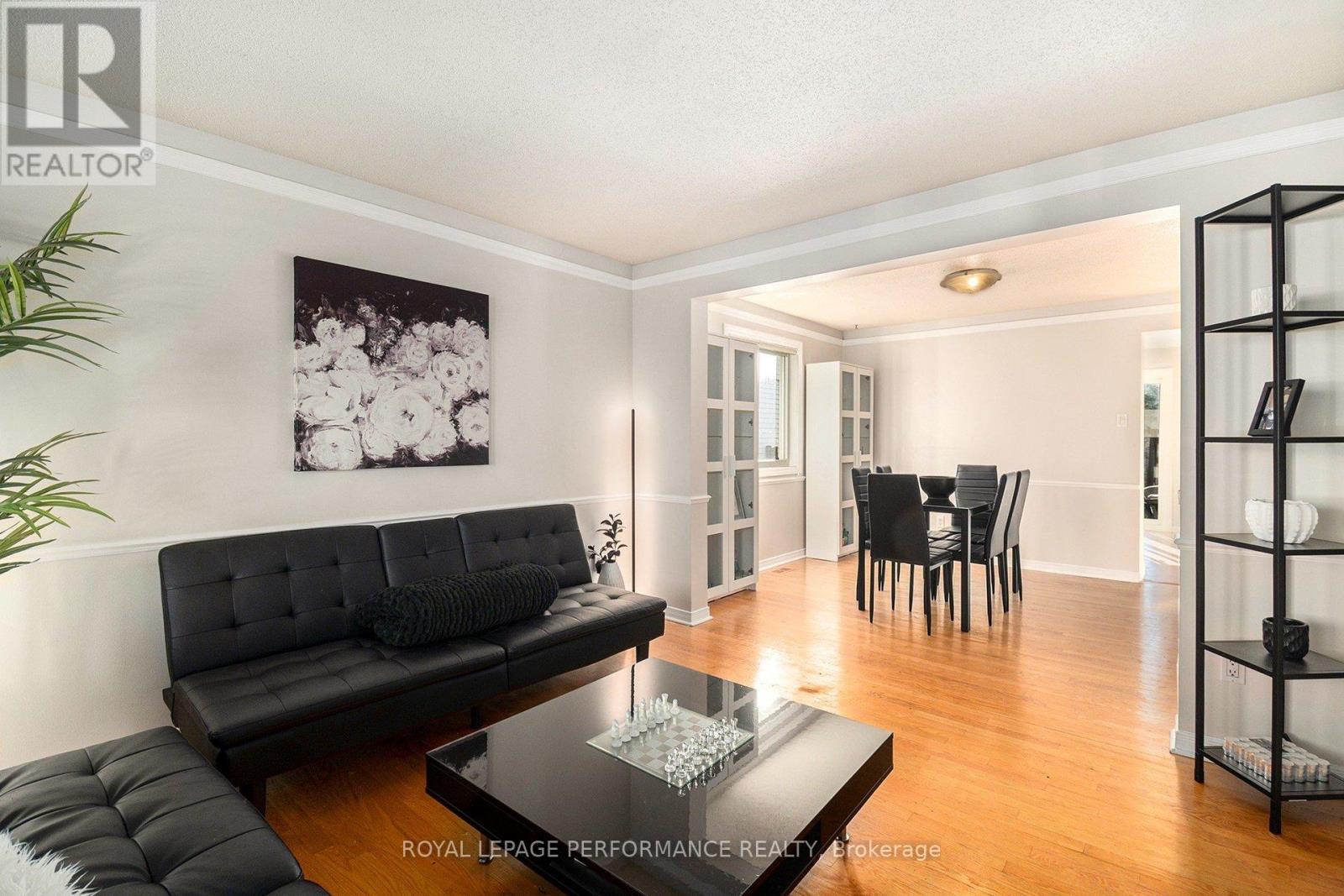 470 Rougemount Crescent