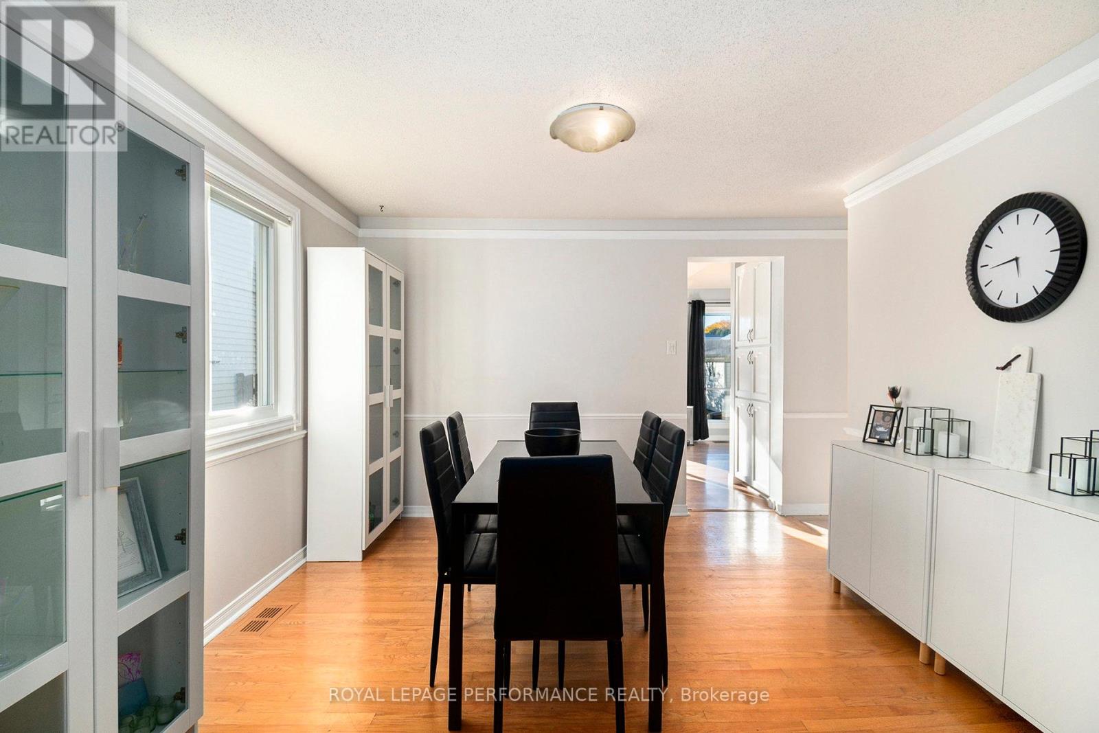 470 Rougemount Crescent