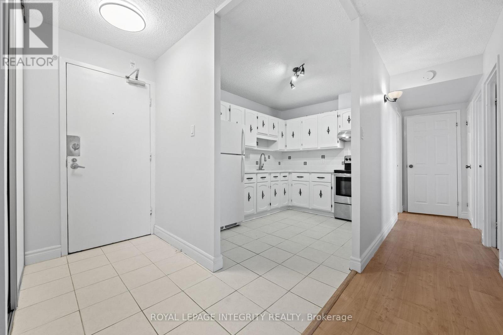 1201 - 900 Dynes Road