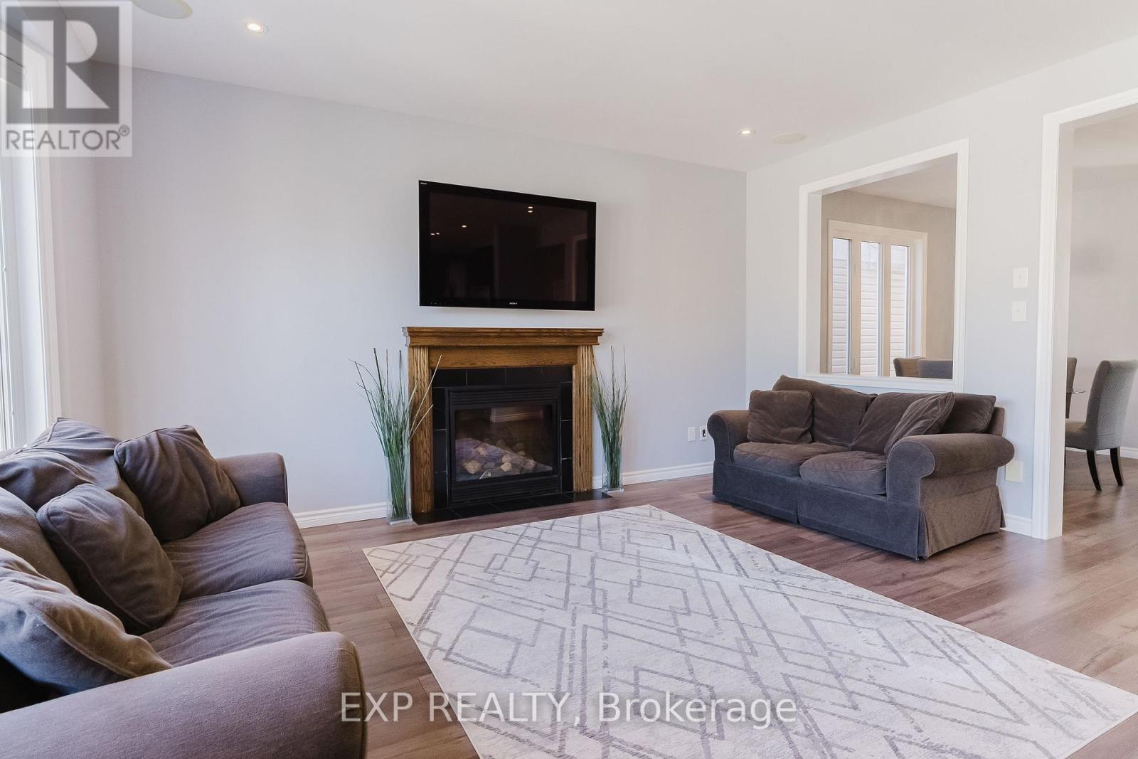 424 Catherine St Unit 200