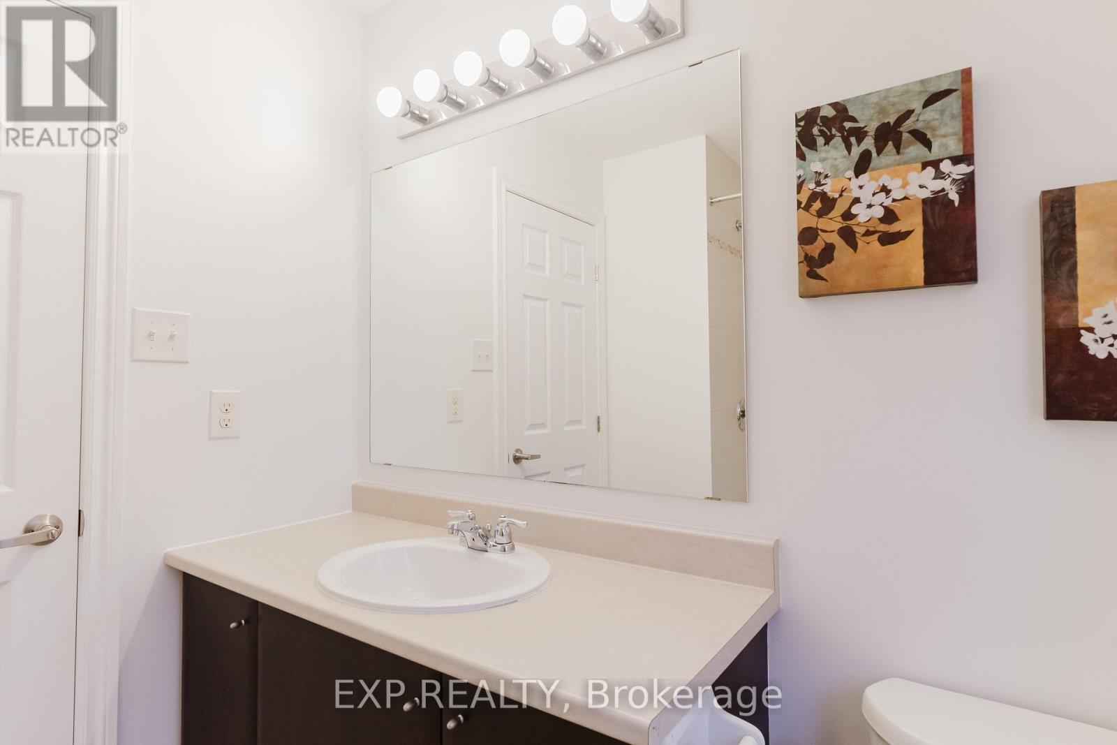 424 Catherine St Unit 200