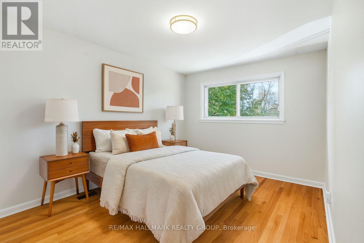 1760 Laxton Crescent