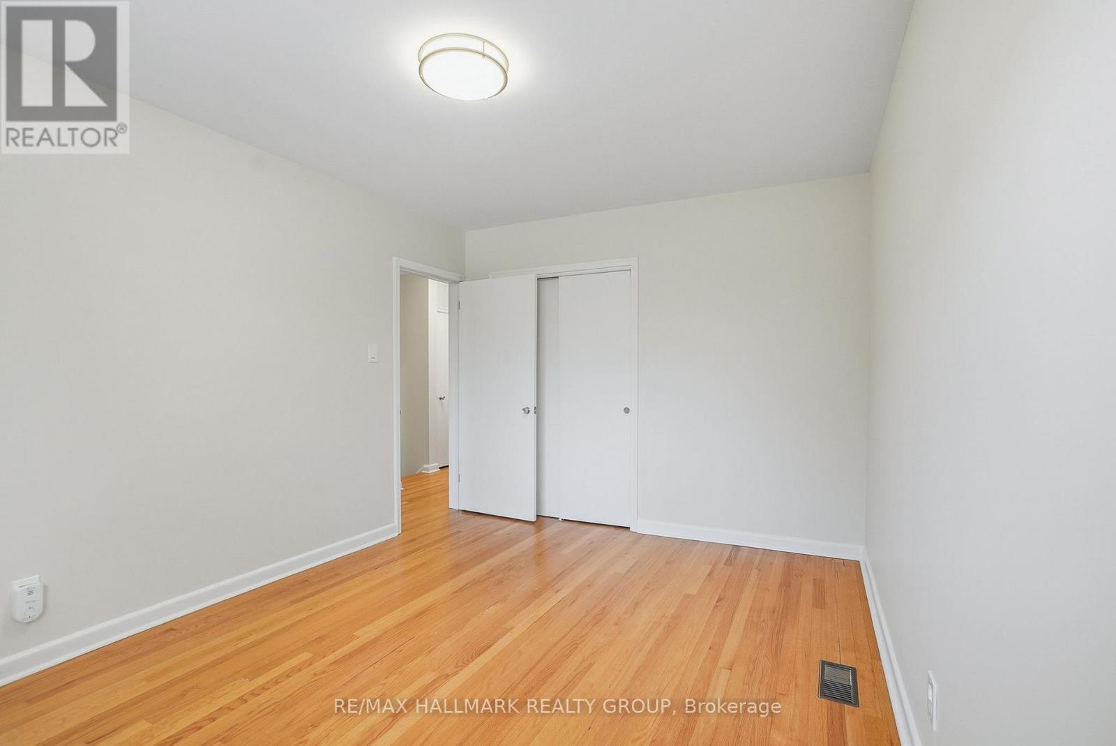 1760 Laxton Crescent