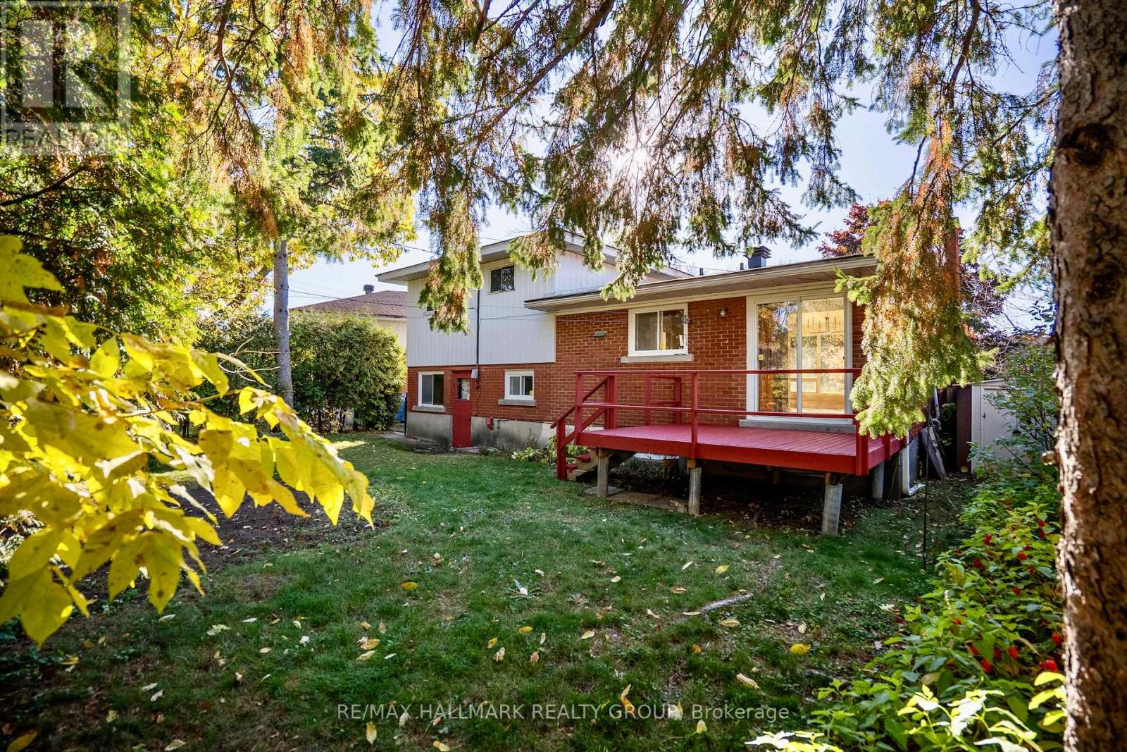 1760 Laxton Crescent