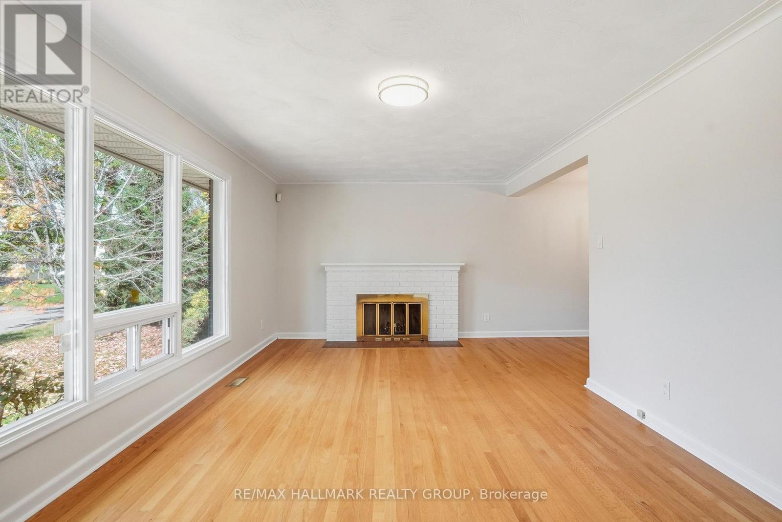 1760 Laxton Crescent