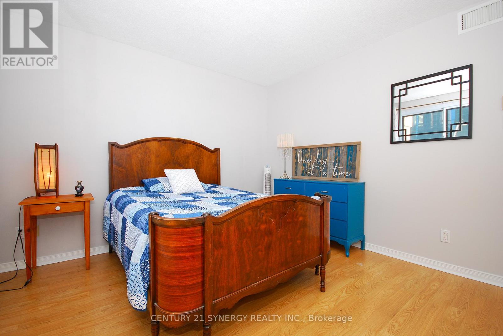 309 - 199 Kent Street