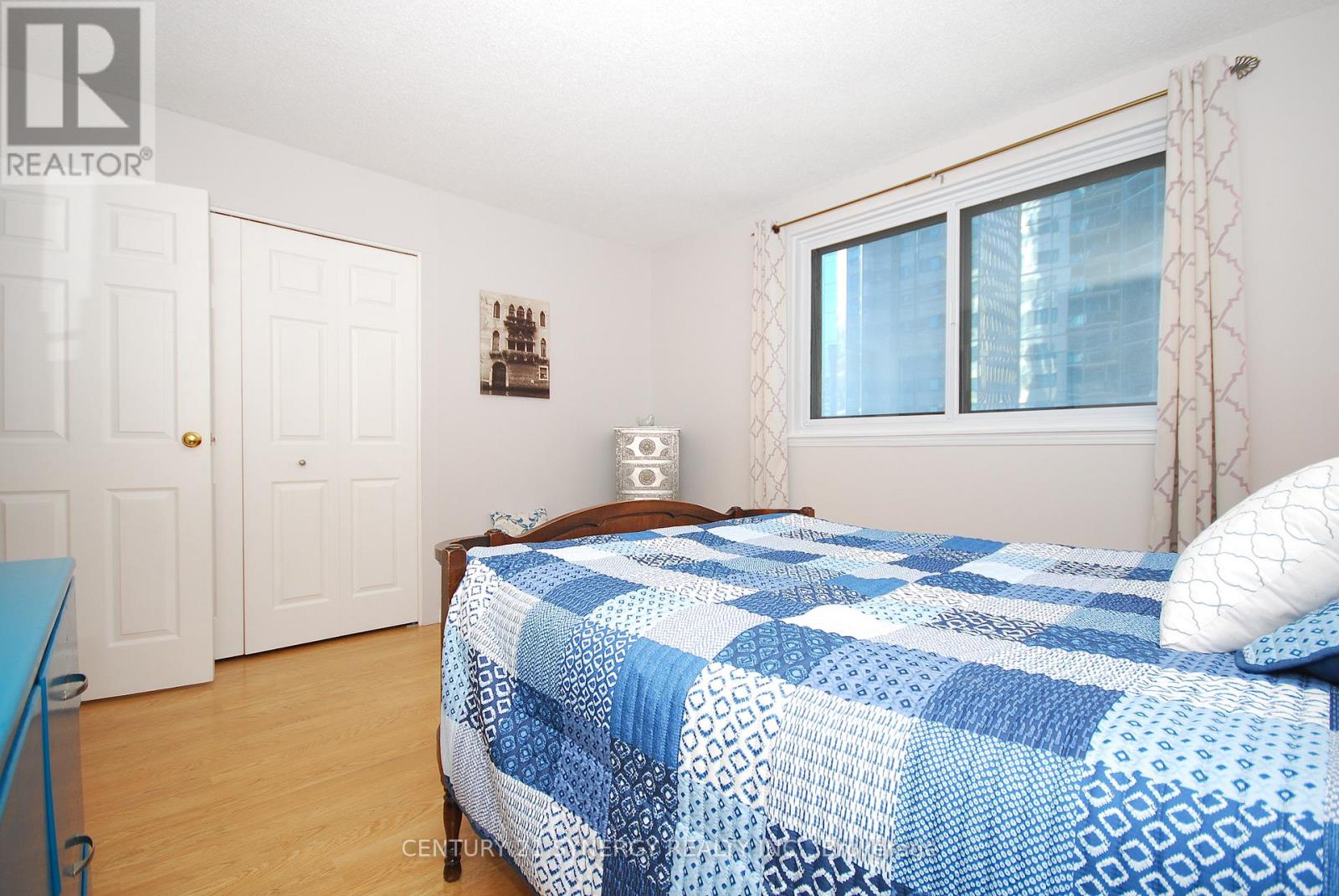 309 - 199 Kent Street