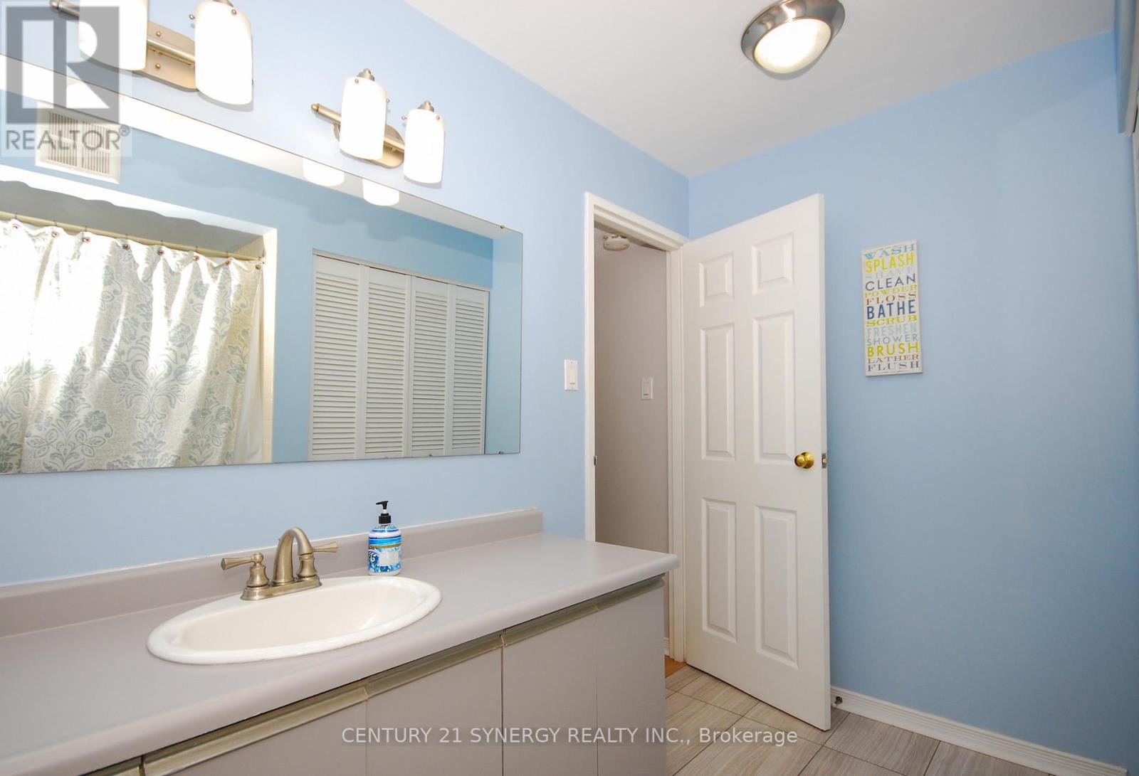 309 - 199 Kent Street