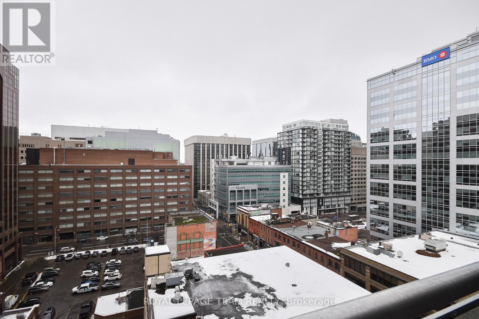 1206 - 324 Laurier Avenue W