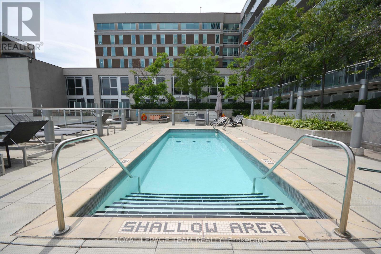 1206 - 324 Laurier Avenue W