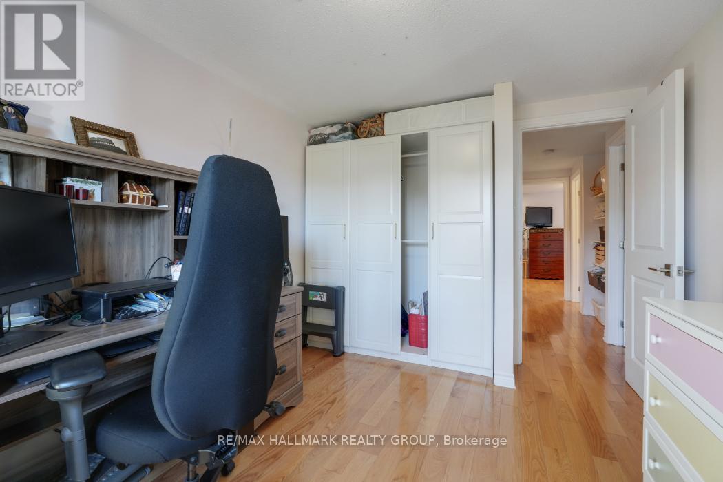 2534 Southvale Crescent