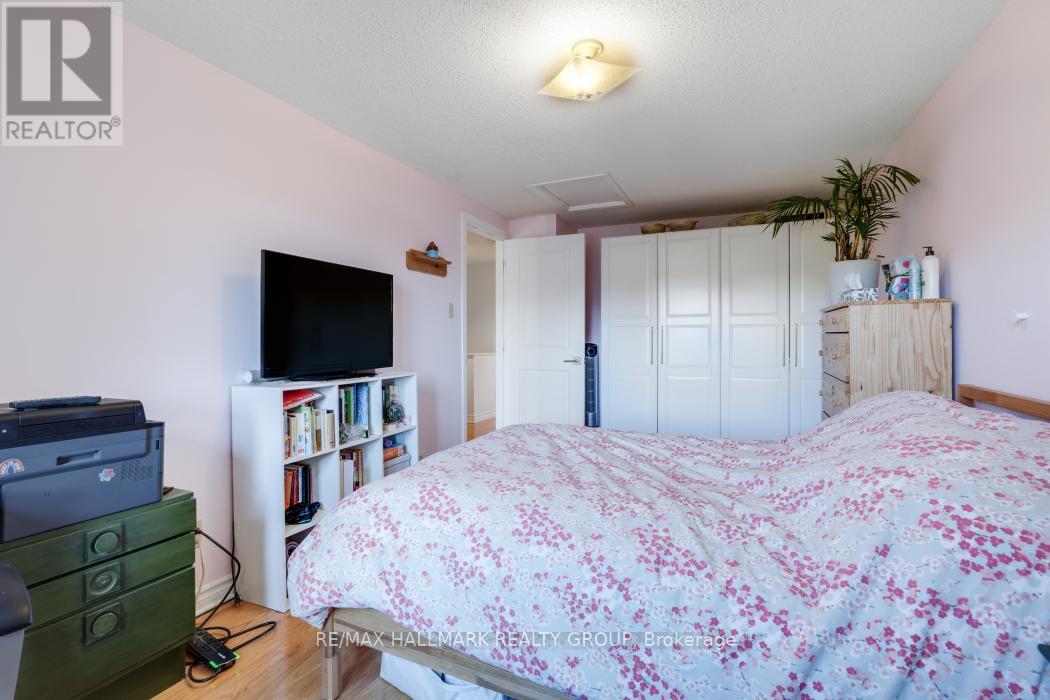 2534 Southvale Crescent