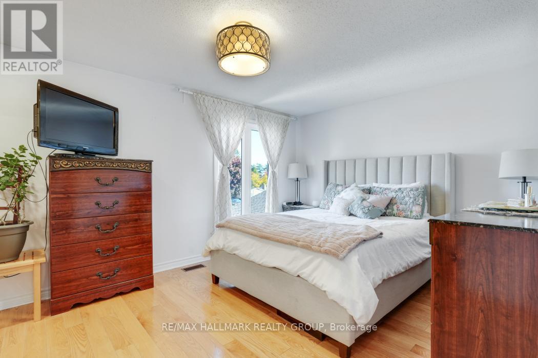 2534 Southvale Crescent