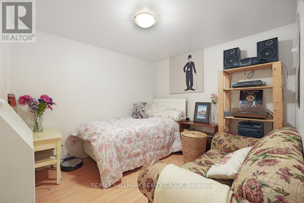 2534 Southvale Crescent