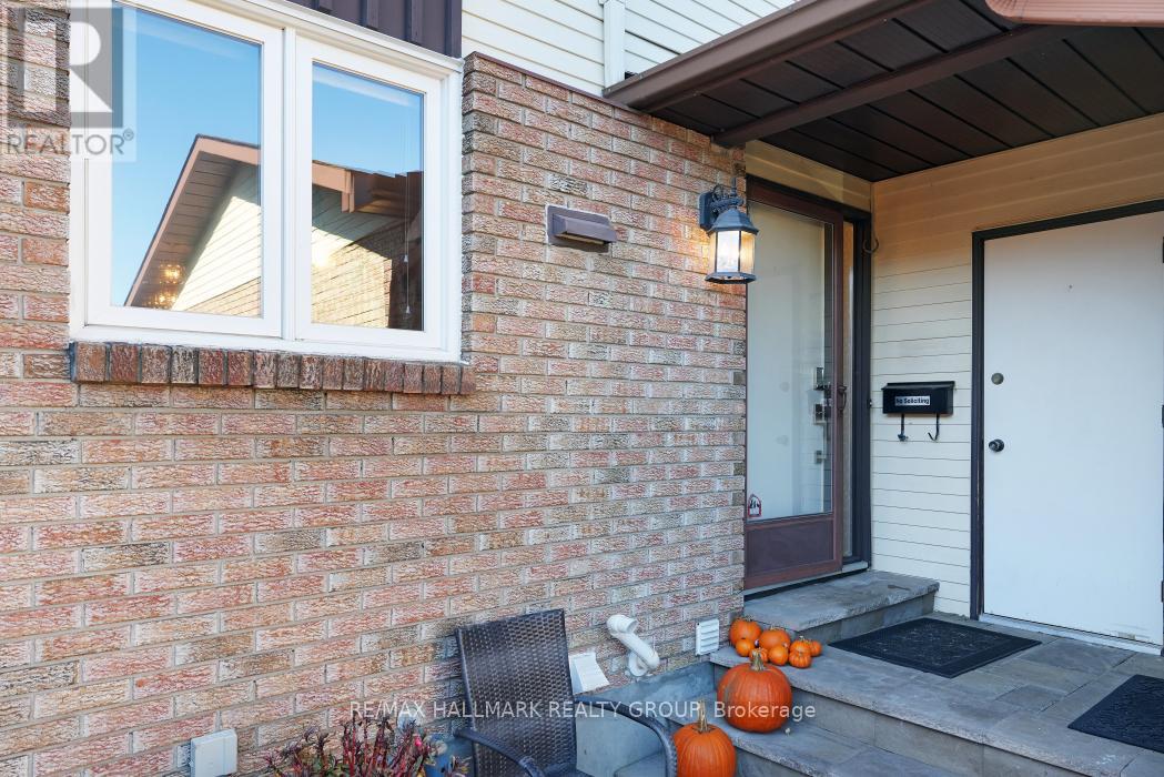 2534 Southvale Crescent