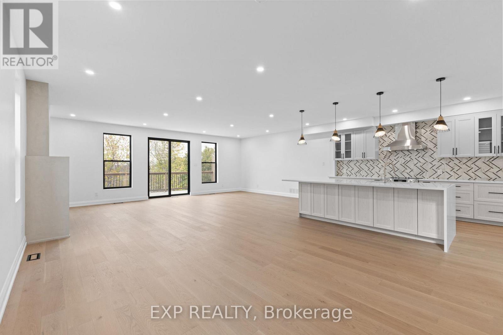 6817 Notre Dame Street