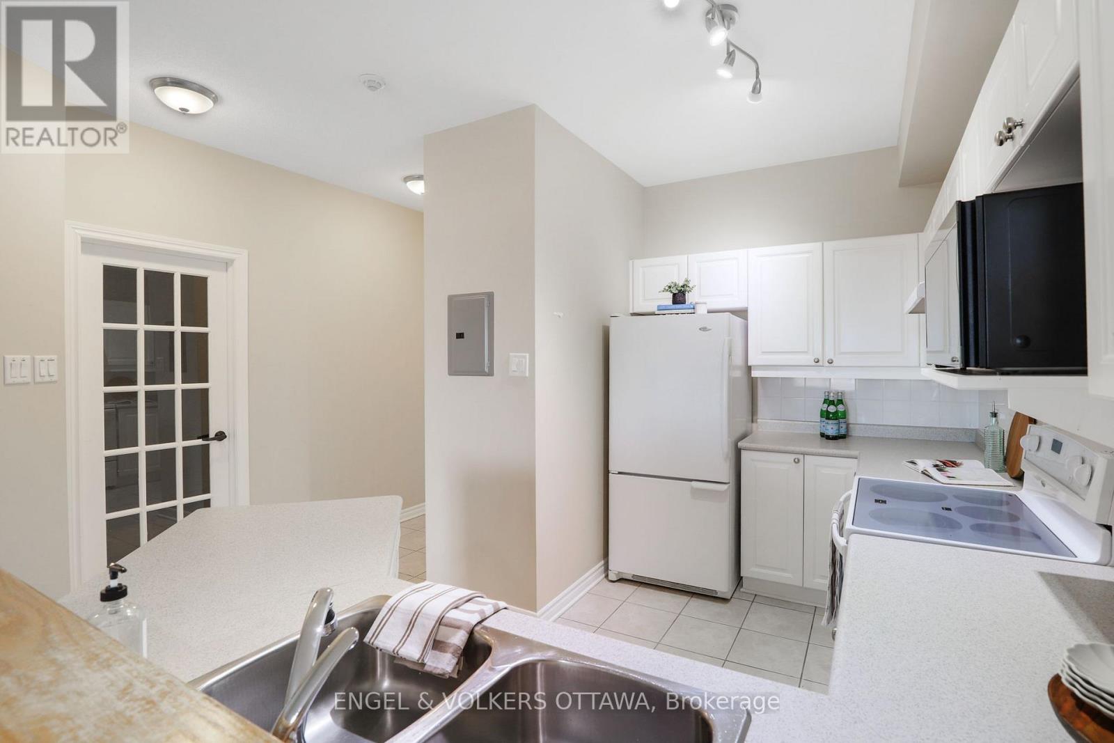 1207 - 120 Grant Carman Drive