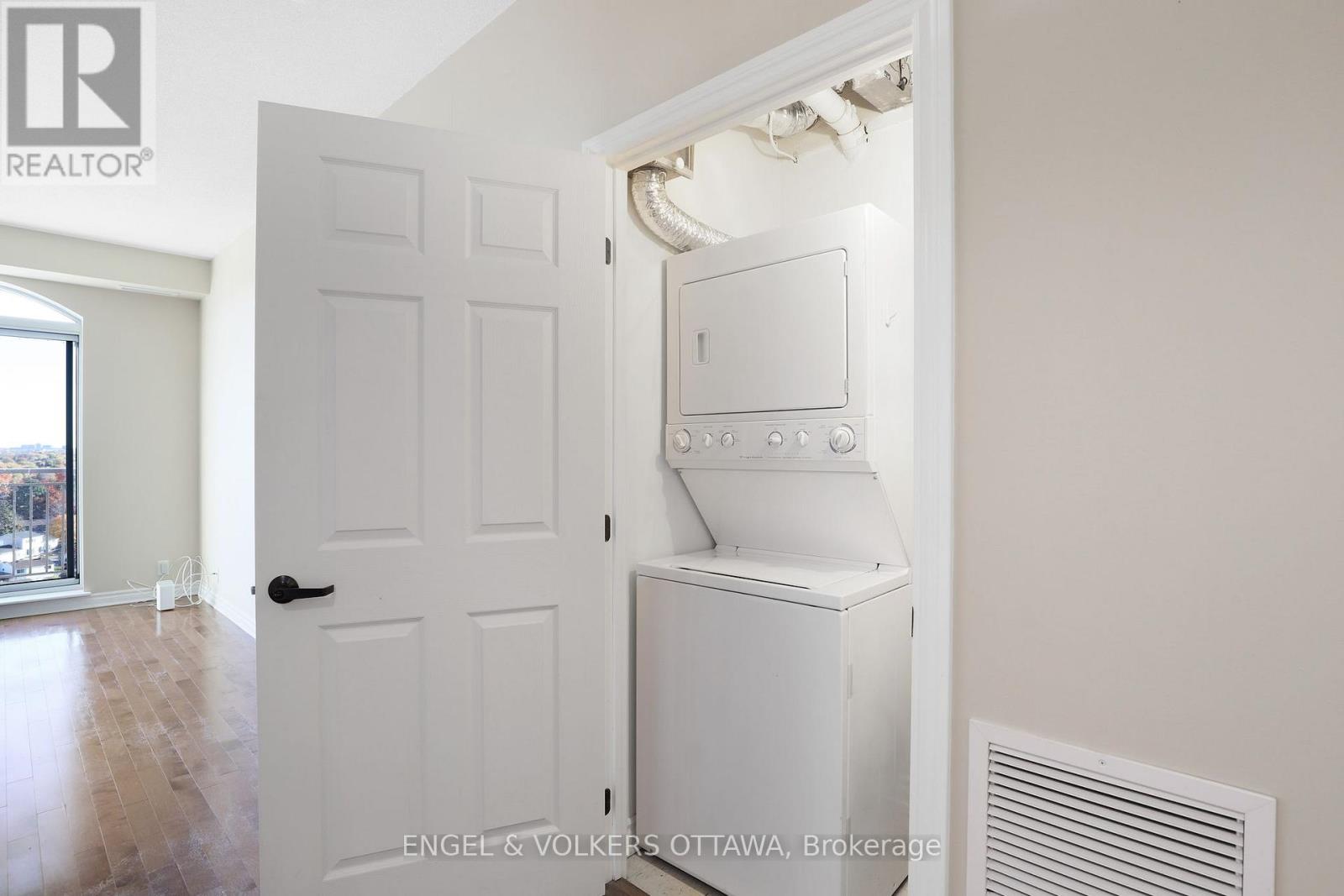 1207 - 120 Grant Carman Drive