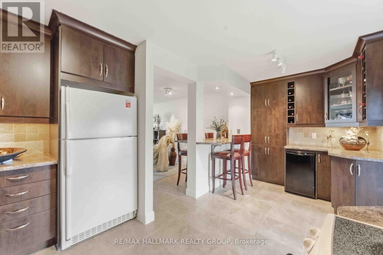 941 Cookshire Crescent