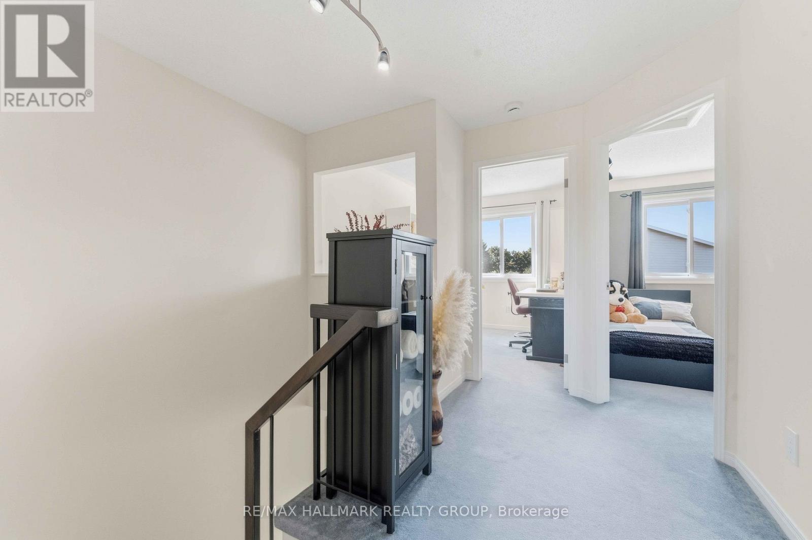 941 Cookshire Crescent