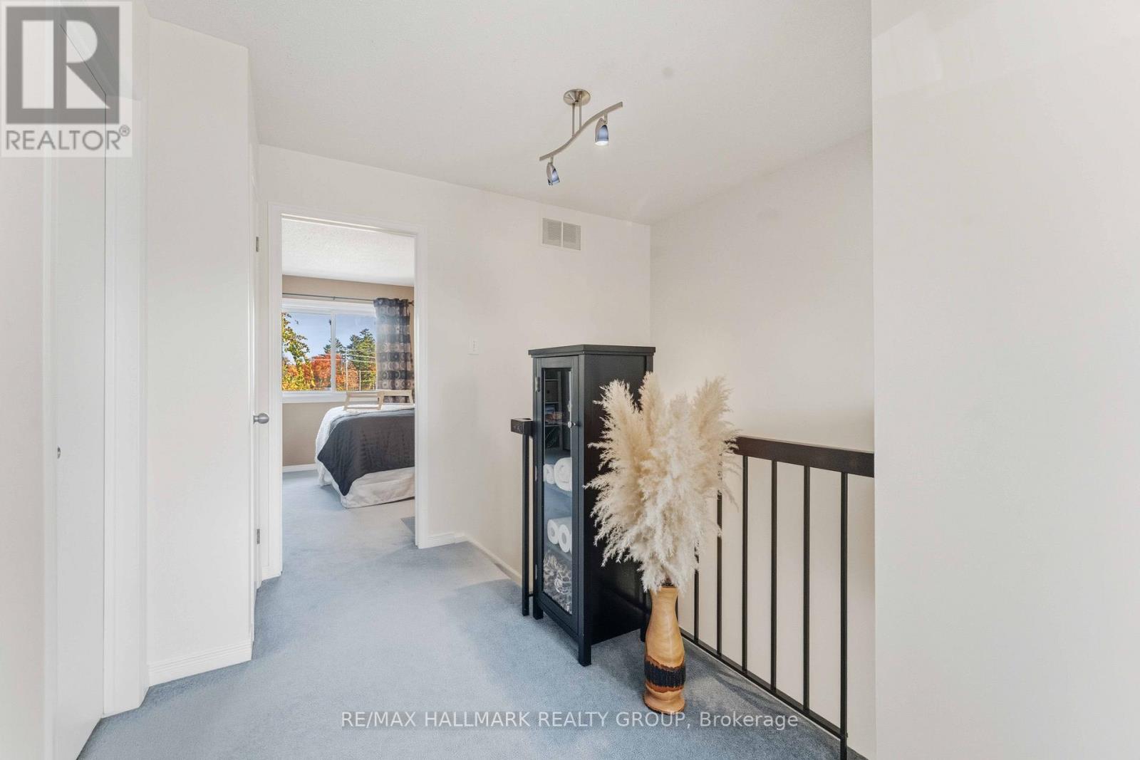 941 Cookshire Crescent