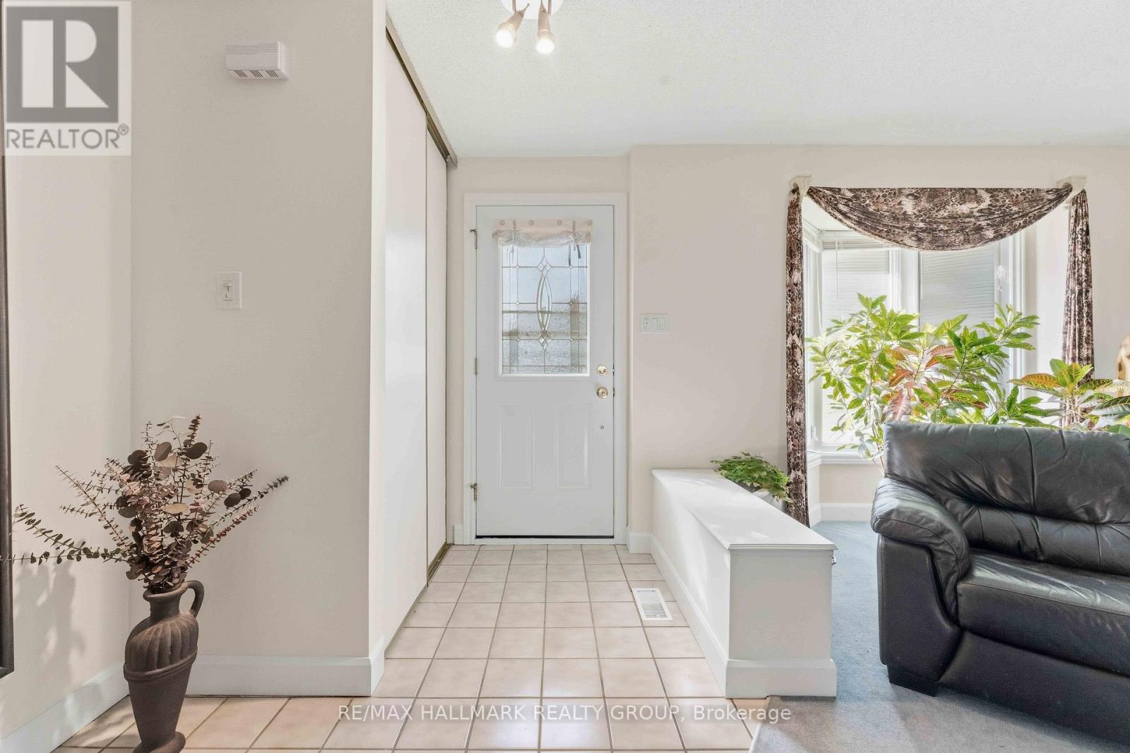 941 Cookshire Crescent