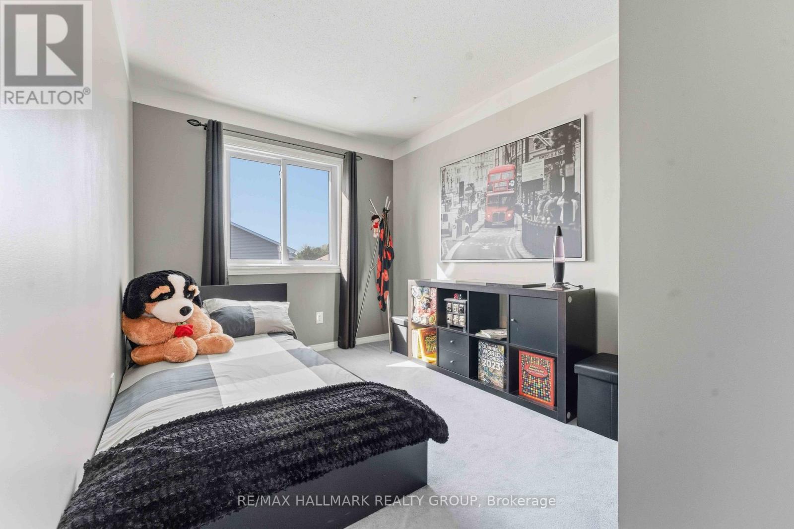 941 Cookshire Crescent