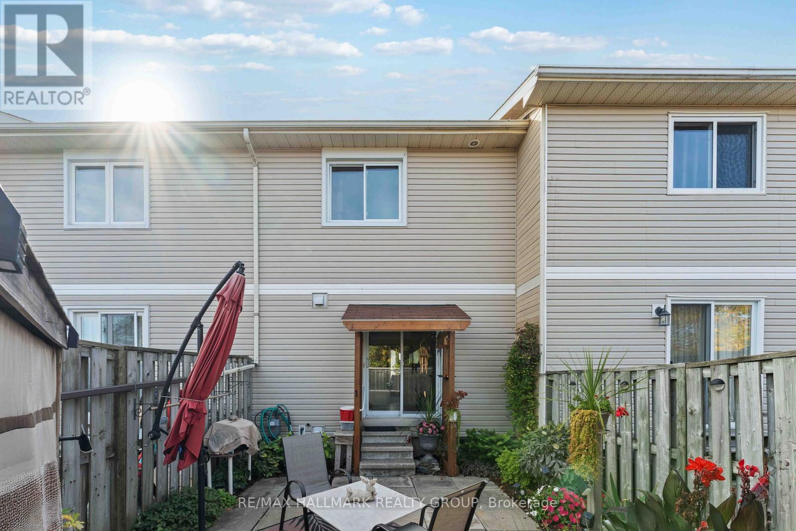 941 Cookshire Crescent