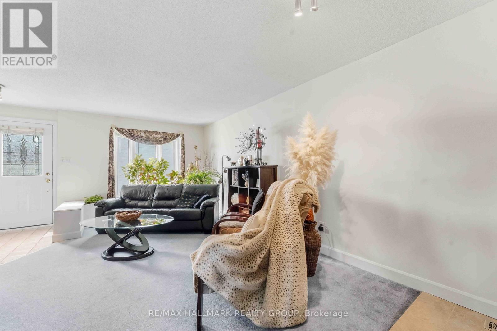 941 Cookshire Crescent