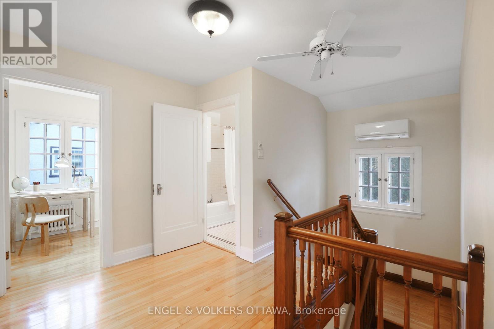 513 Island Park Drive S