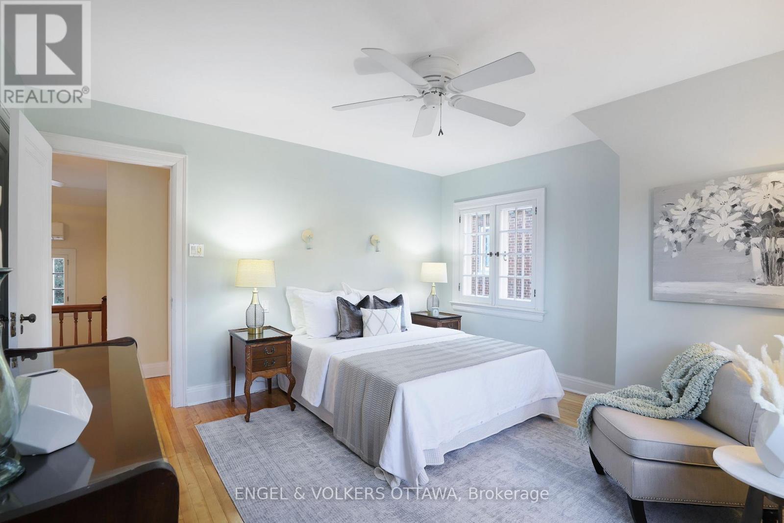 513 Island Park Drive S