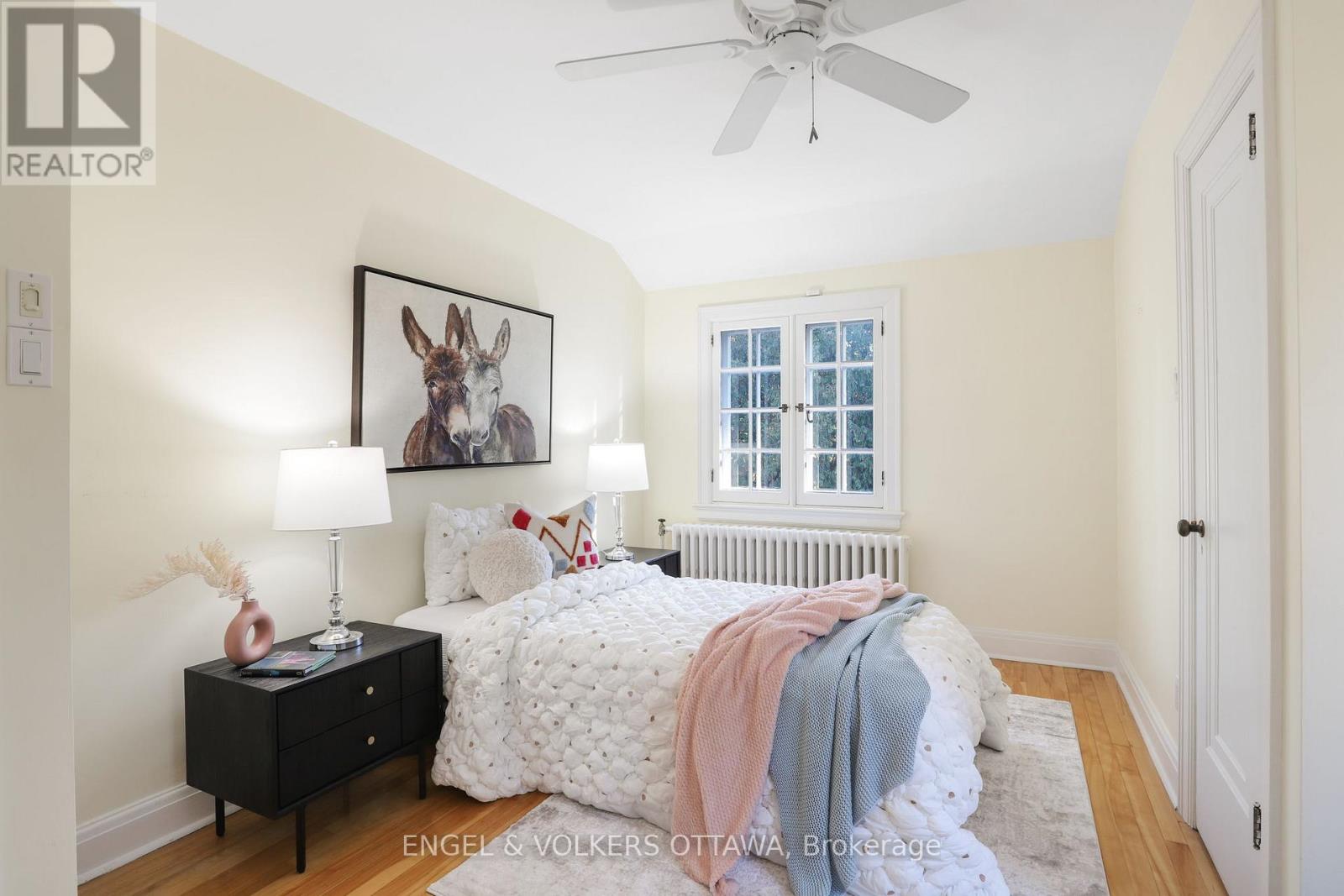 513 Island Park Drive S