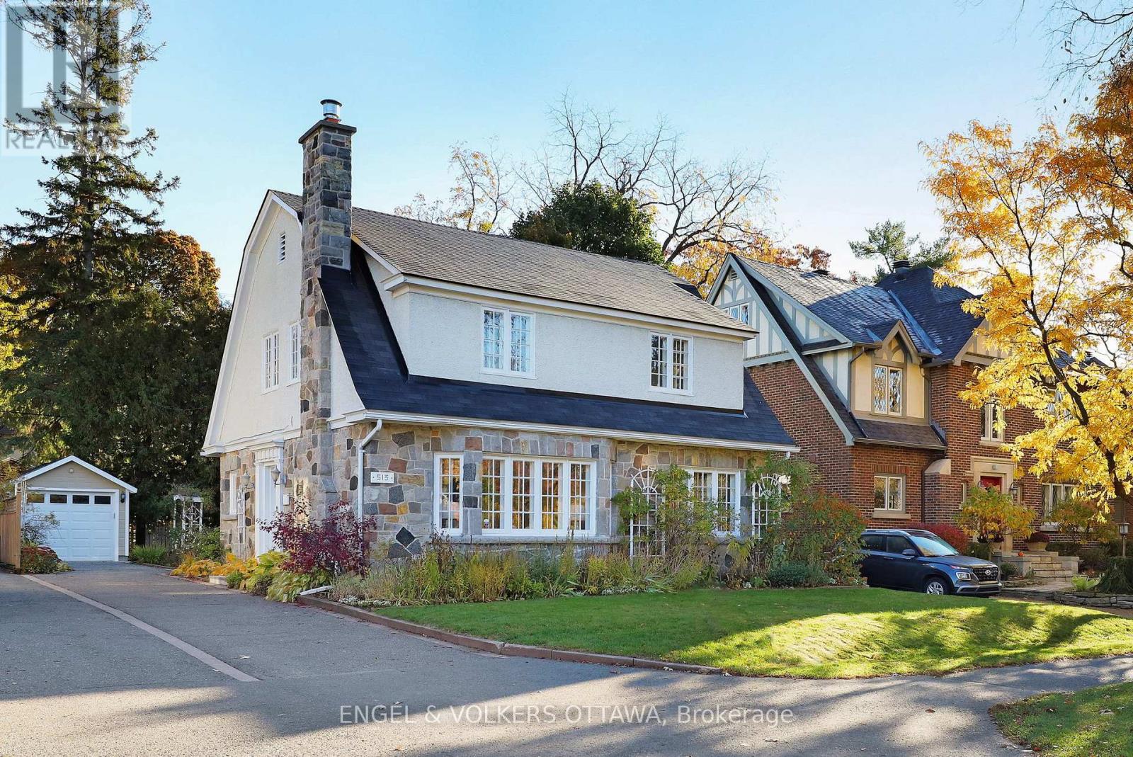 513 Island Park Drive S