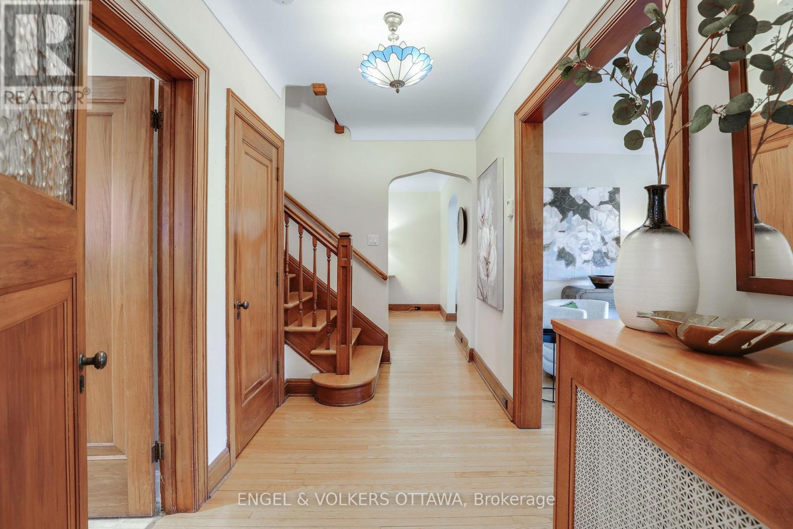 513 Island Park Drive S