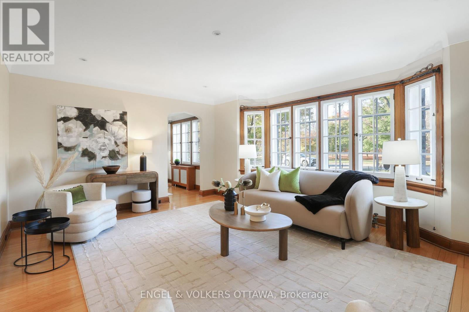 513 Island Park Drive S