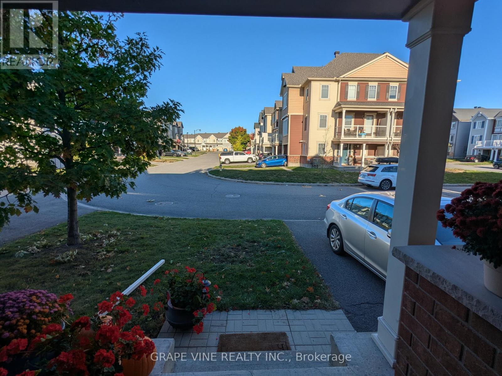 582 Meadowcreek Circle