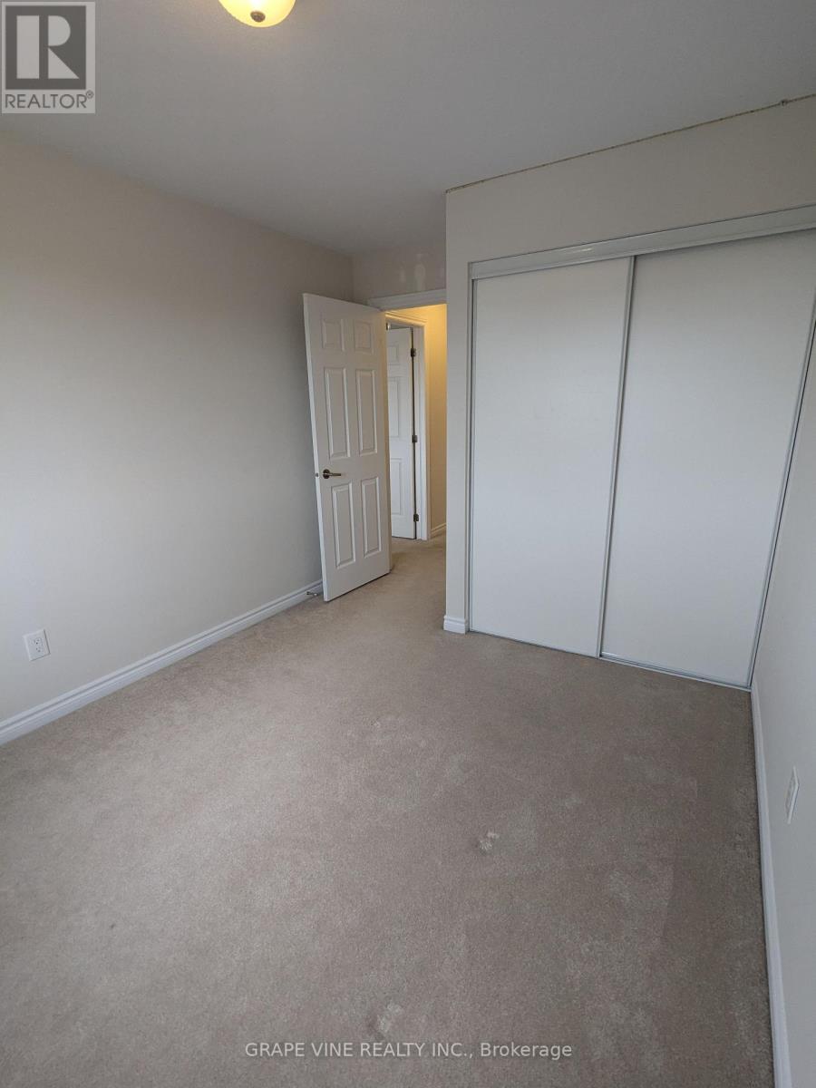 582 Meadowcreek Circle