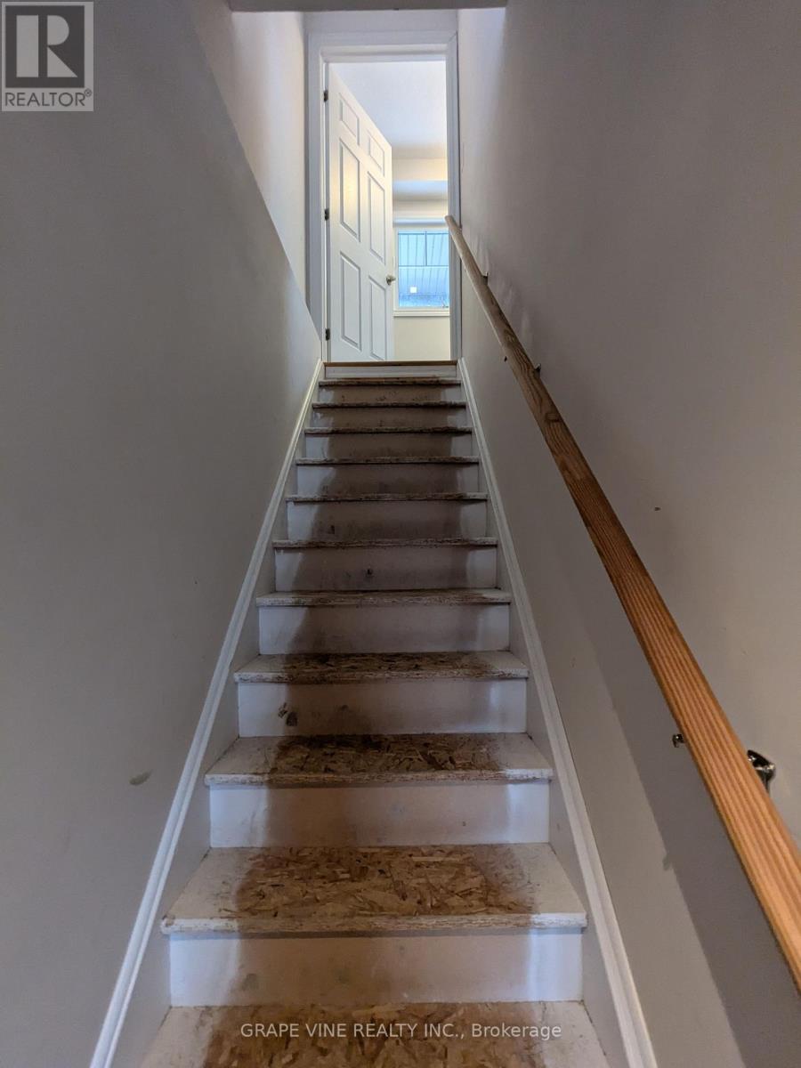 582 Meadowcreek Circle