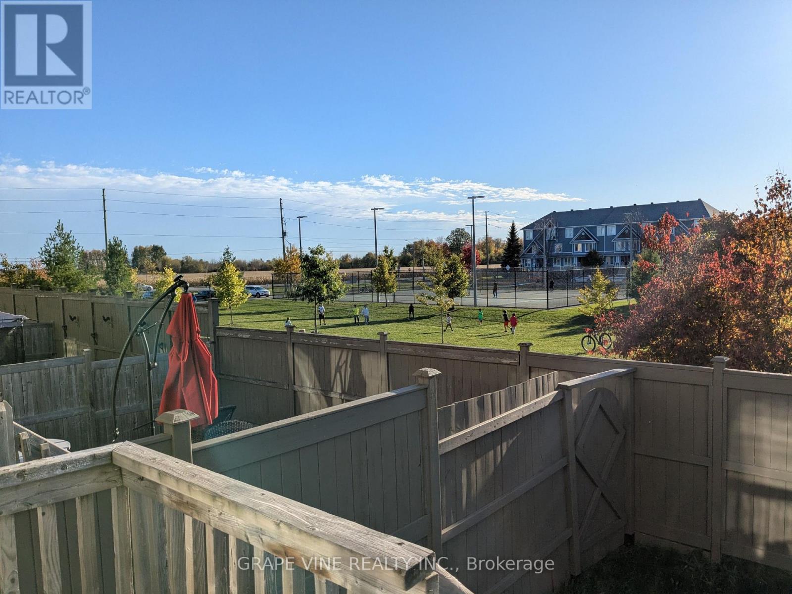 582 Meadowcreek Circle