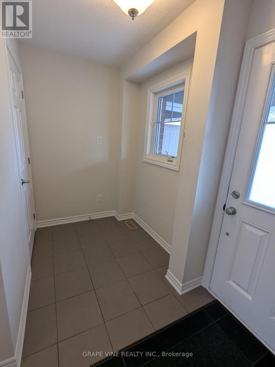 582 Meadowcreek Circle