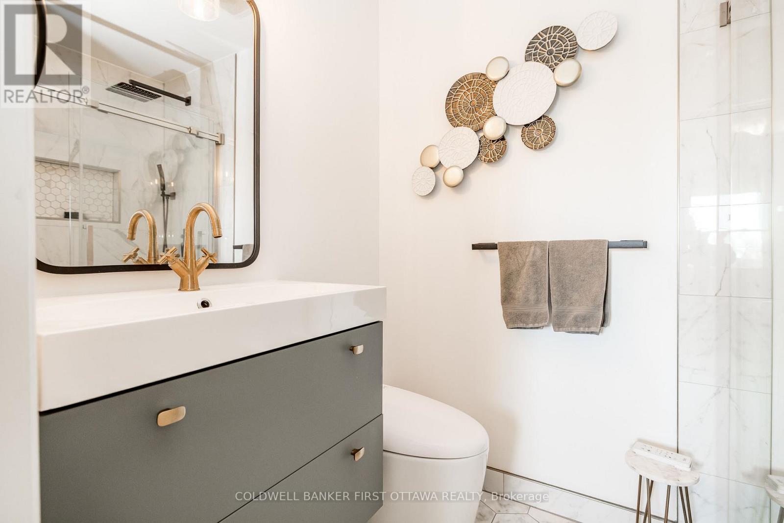 100 Manion Heights Crescent