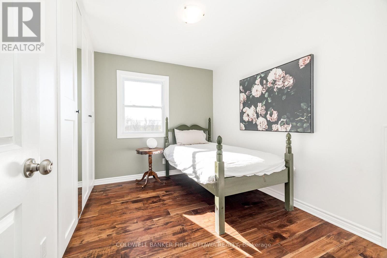 100 Manion Heights Crescent