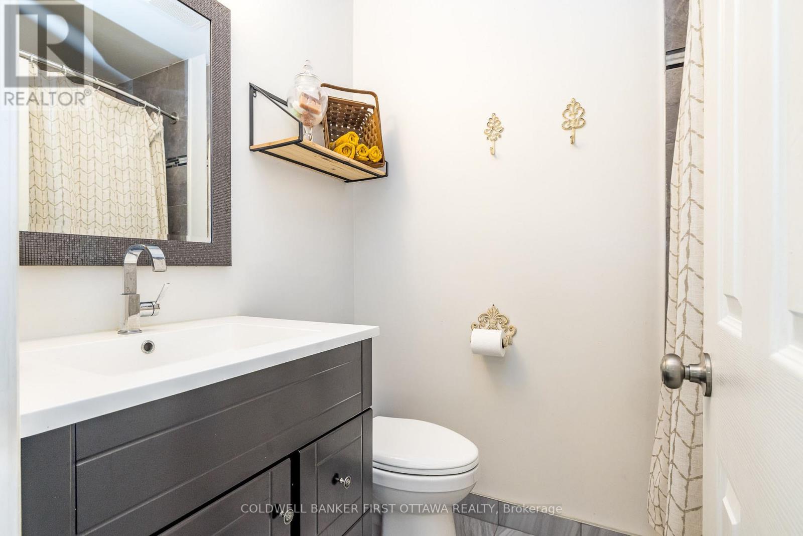 100 Manion Heights Crescent