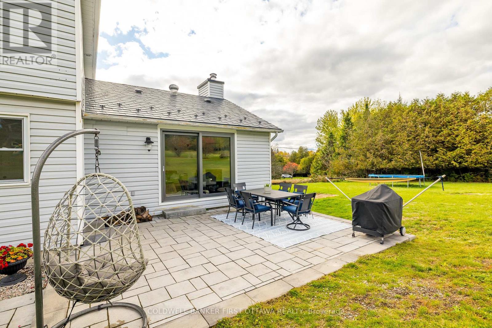 100 Manion Heights Crescent